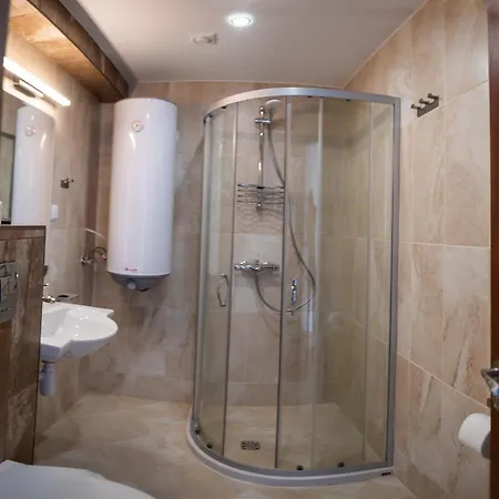 Queen's Palace Apartman *