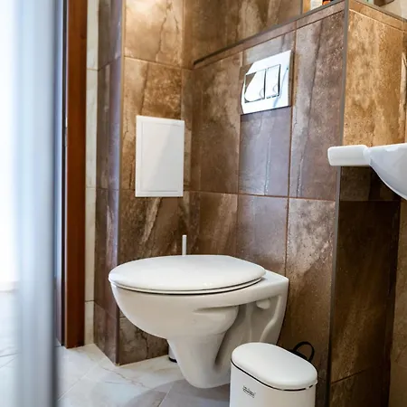 Queen's Palace Apartman *