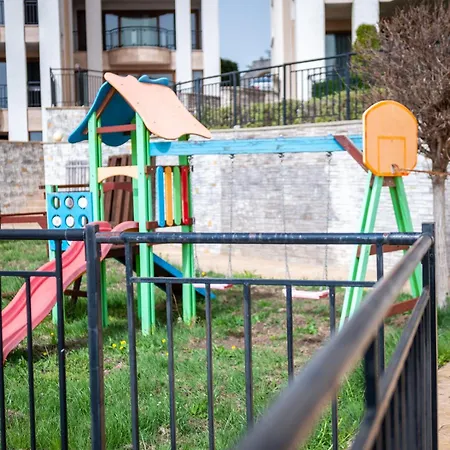 Queen's Palace Balcsik