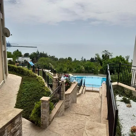 Queen's Palace * Balcsik