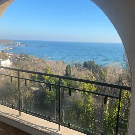 Queen's Palace * Balchik